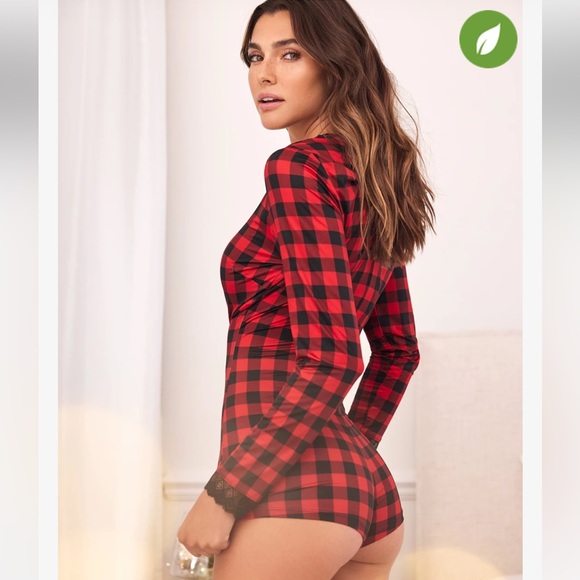 La Vie En Rose Long Sleeve Buffalo Plaid Red/Black Romper/Onesie - Picture 2 of 5